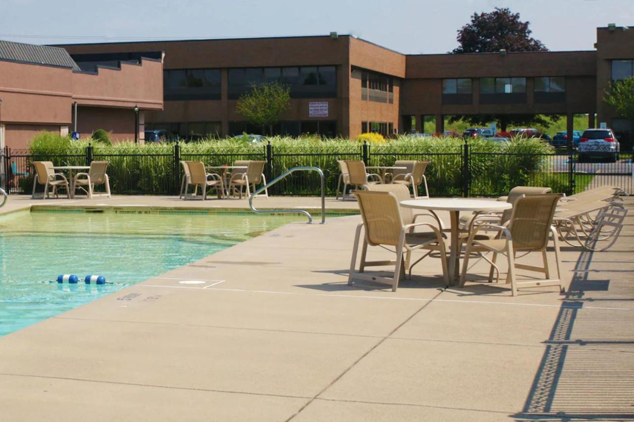 Best Western Galleria Inn & Suites Cheektowaga Buitenkant foto