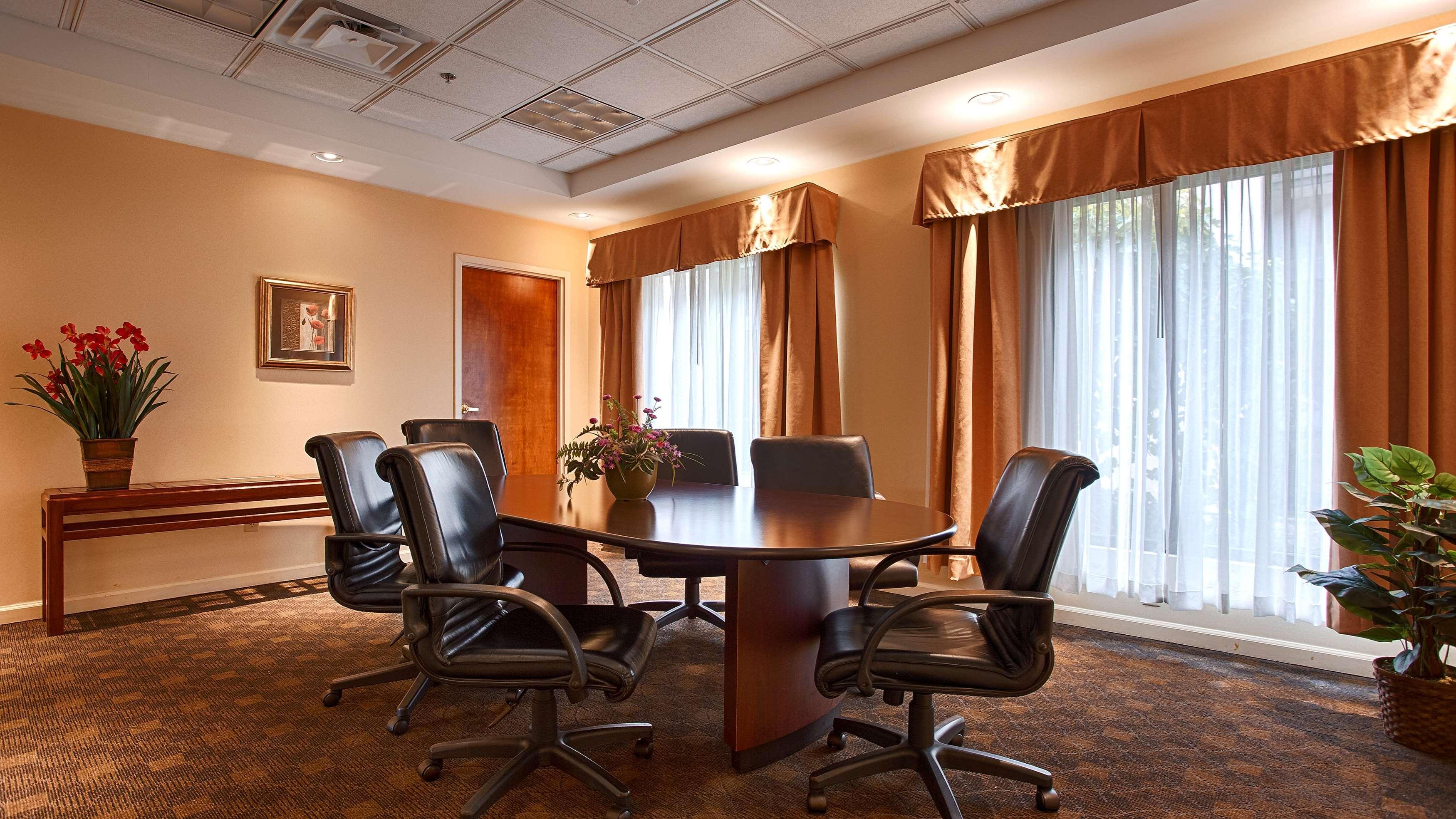 Best Western Galleria Inn & Suites Cheektowaga Buitenkant foto