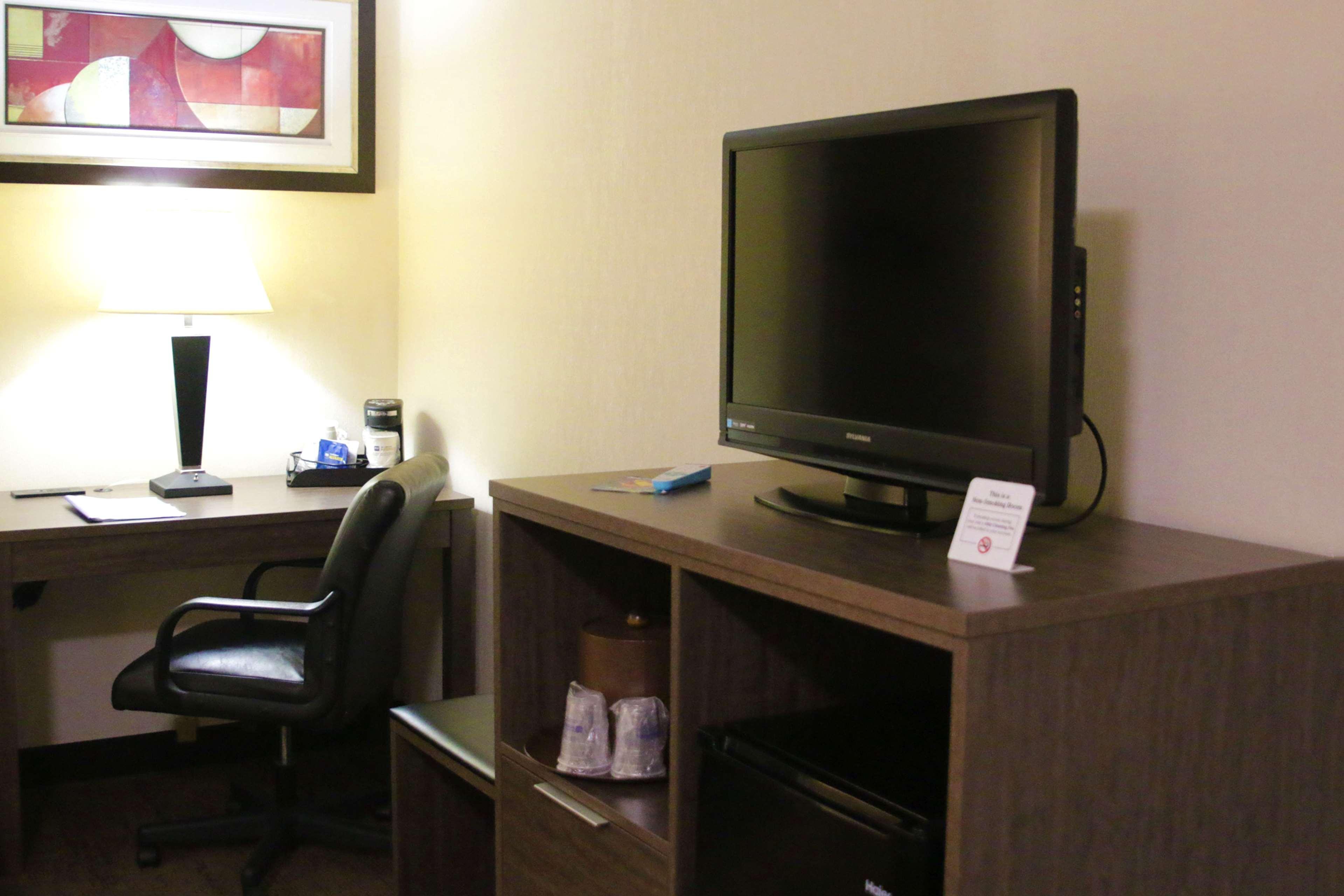 Best Western Galleria Inn & Suites Cheektowaga Buitenkant foto