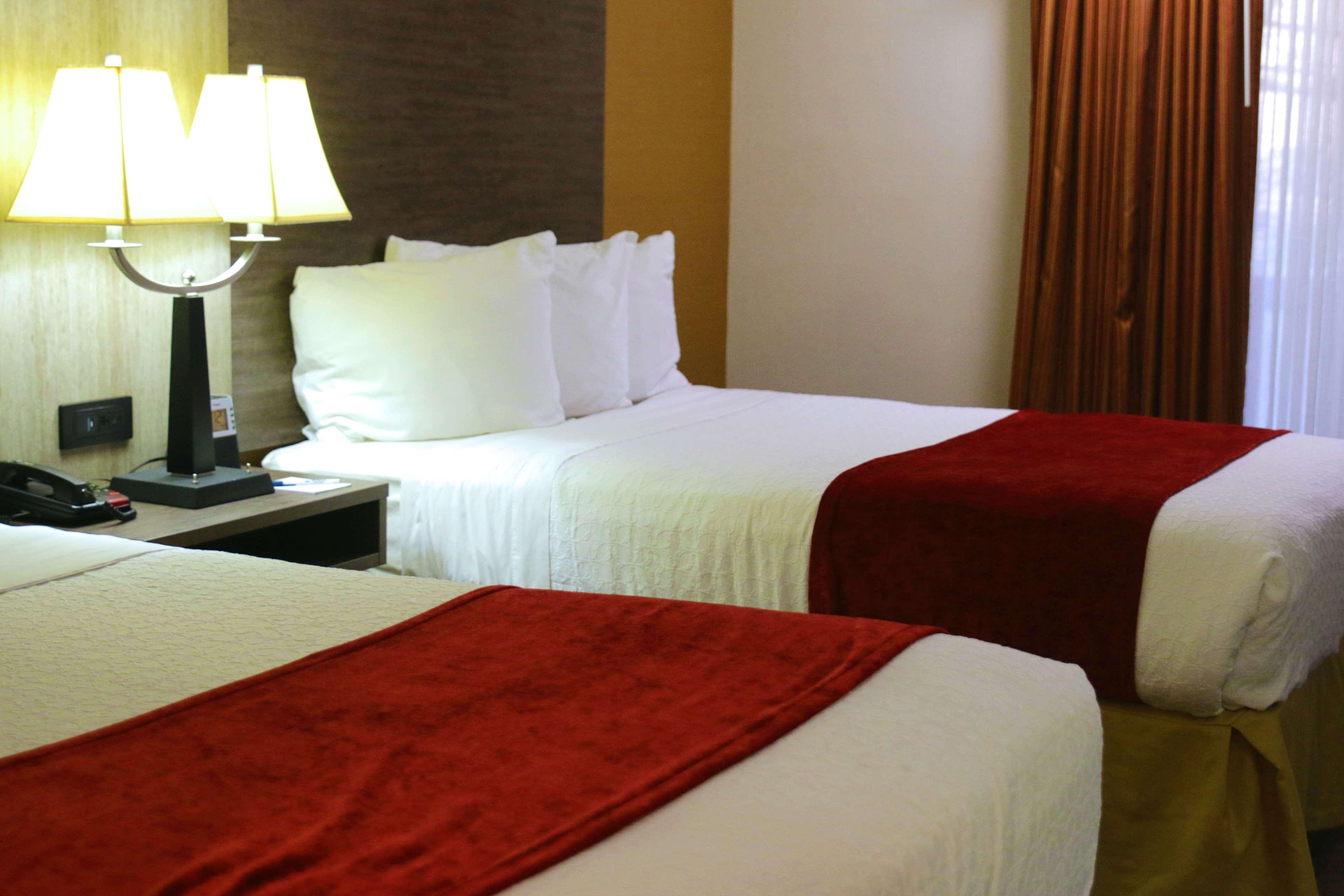 Best Western Galleria Inn & Suites Cheektowaga Buitenkant foto